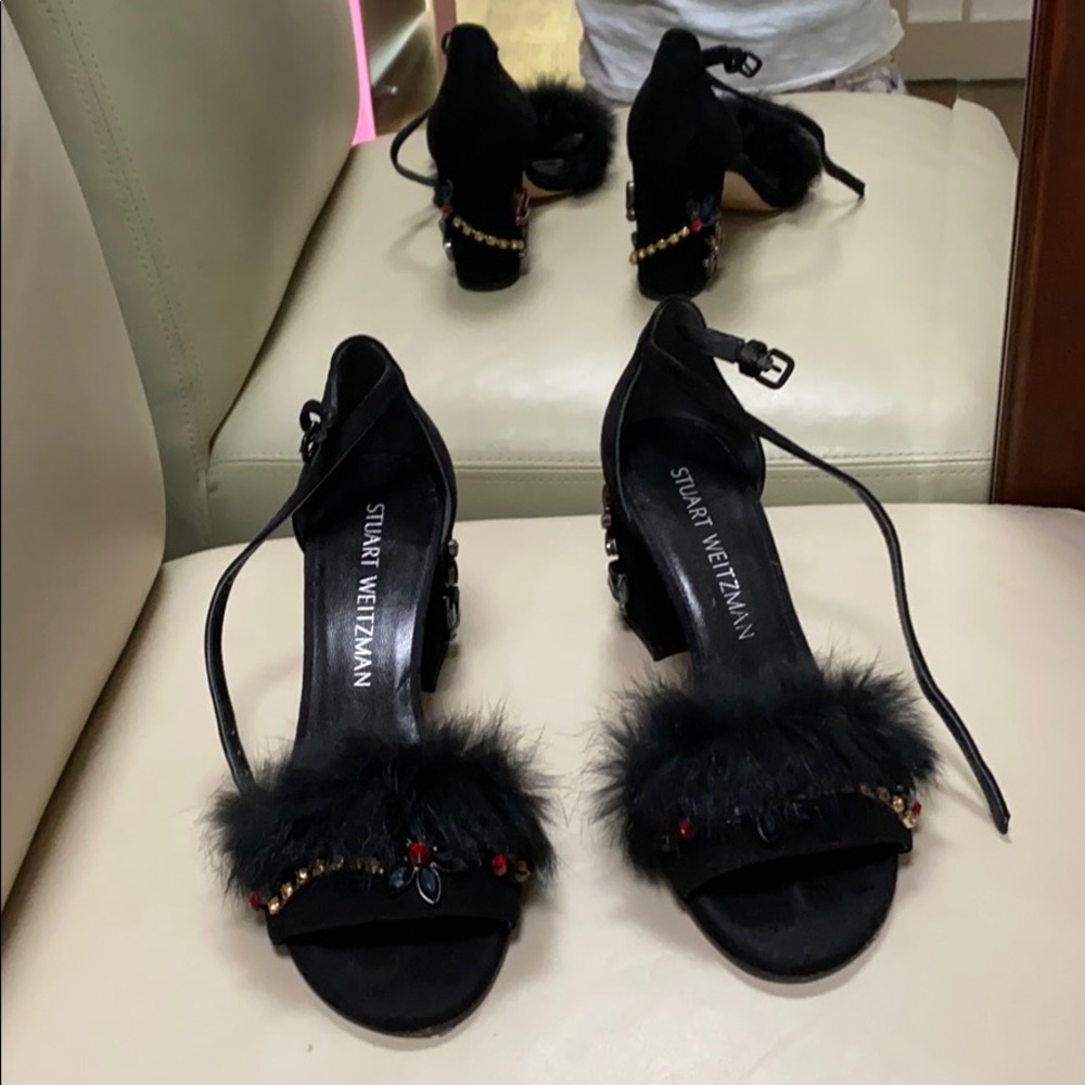 Coo fancy looking pair of black shoes.